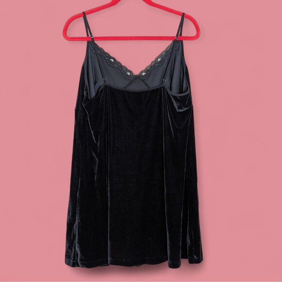 Secret Treasures Women's 2X Black Velour Lace Detail Slip Dress Nightgown - Picture 2 of 6